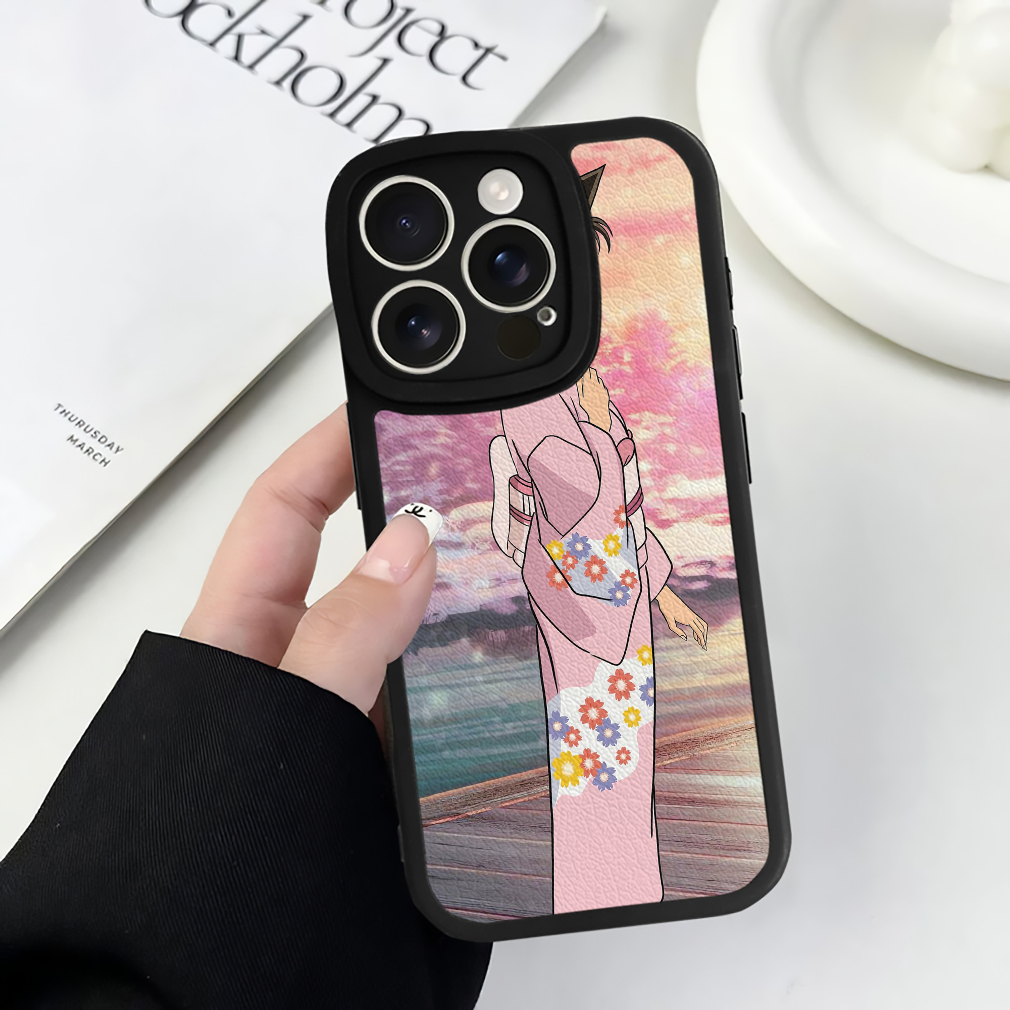 （画像用） 名探偵コナン Detective Conan 【iPhone 16シリーズ対応】シリコンスマホケース（レザー調） 材質：シリコン